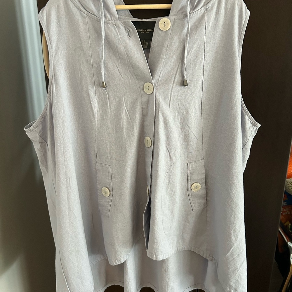 Christian Siriano Light Gray Blue Sleeveless Buttoned Shirt